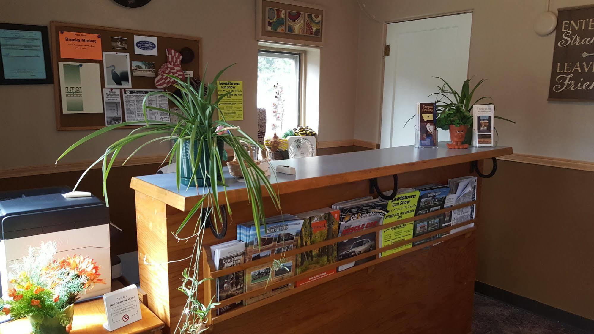 Trail'S End Motel Downtown Lewistown מראה חיצוני תמונה